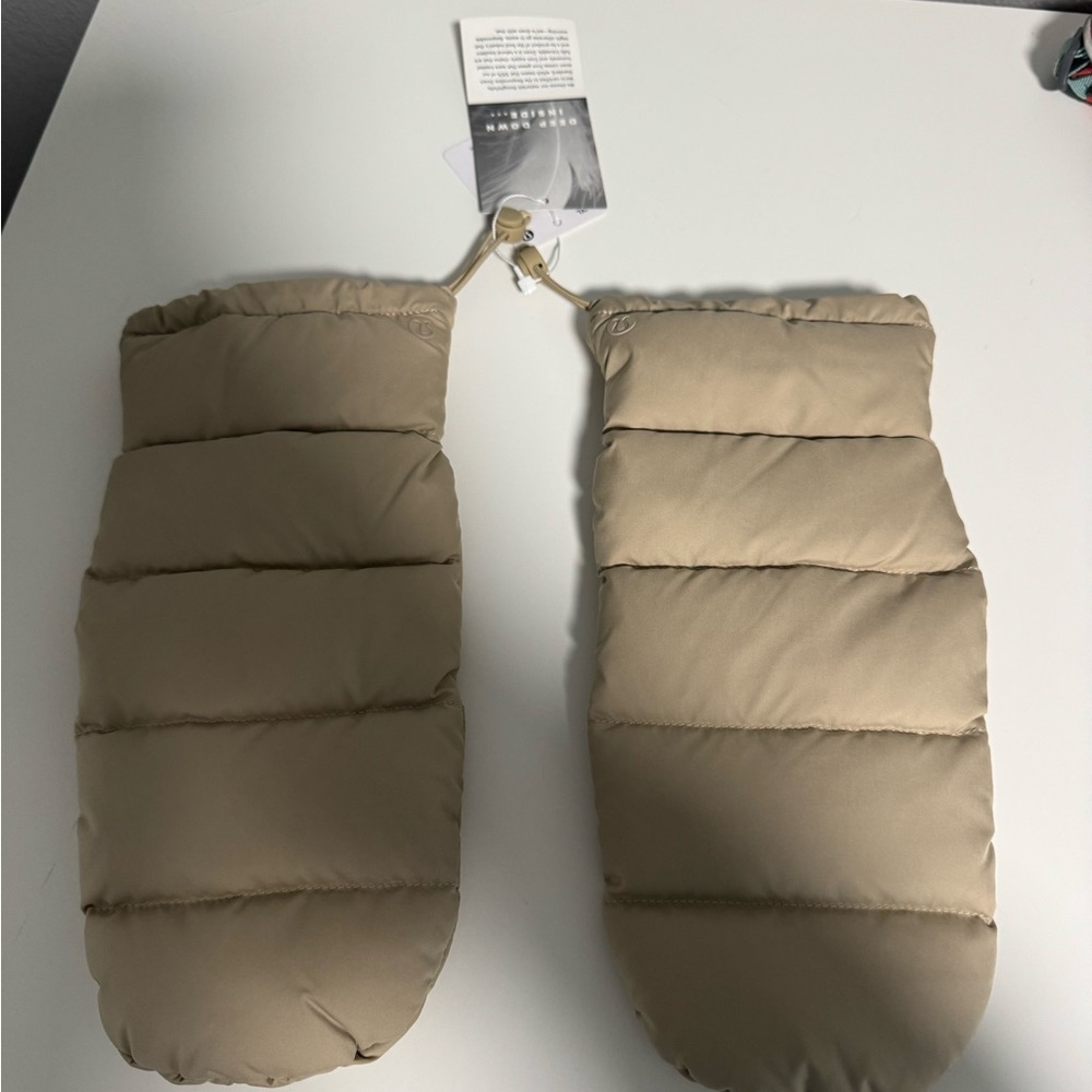 Lululemon Athletica Wunder Puff Mittens